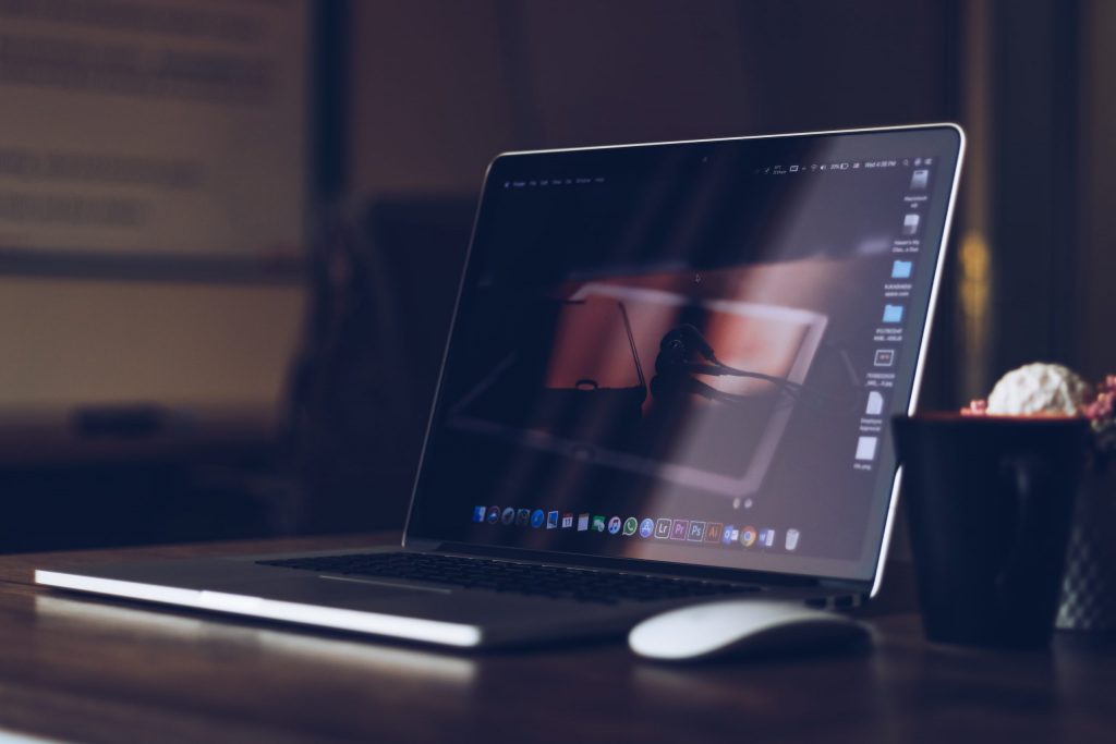 charge laptop battery