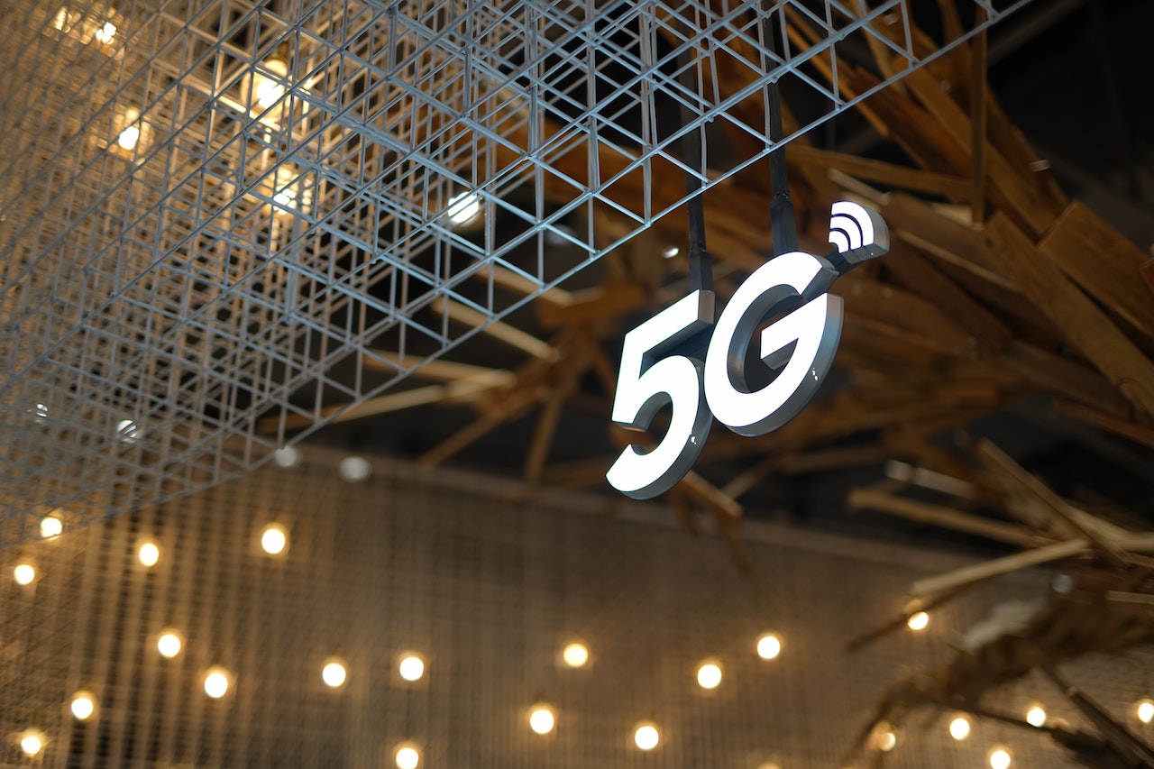 Is Starlink Faster Than 5G?